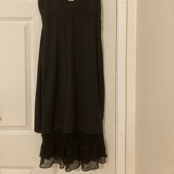 Max Studio Black Ruffled Ruched Midi Dress – Size M – Short Sleeves & V-Neck - Picture 7 of 9